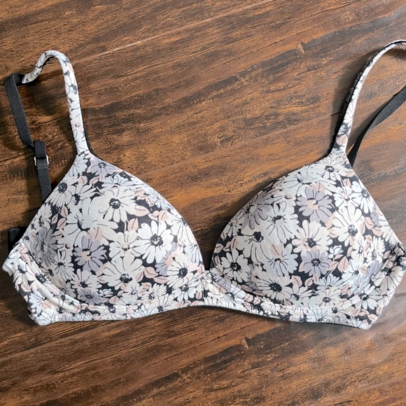 Body by Victoria’s Secret Bra - Picture 5 of 5